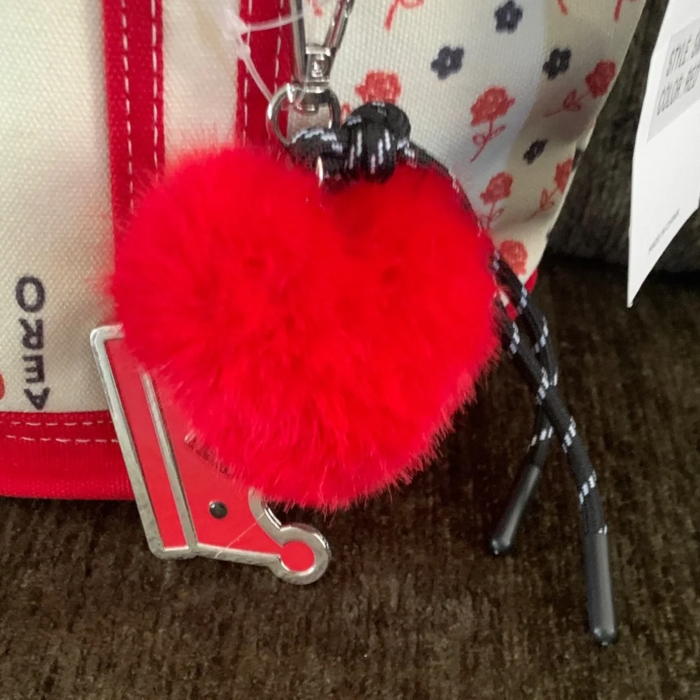 π- EXCLUSIVE! Aeropostale Red and Cream Queen Of Hearts Mini Tote - Picture 8 of 15